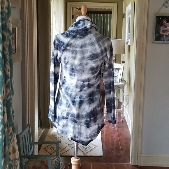XCVI b+w tie dye sweater - Picture 4 of 6